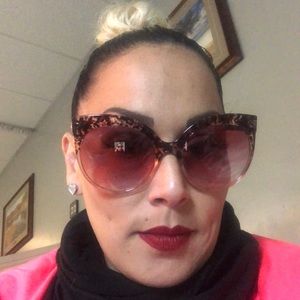 Meet your Posher, Arlene